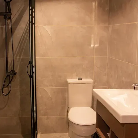 Max Hotel