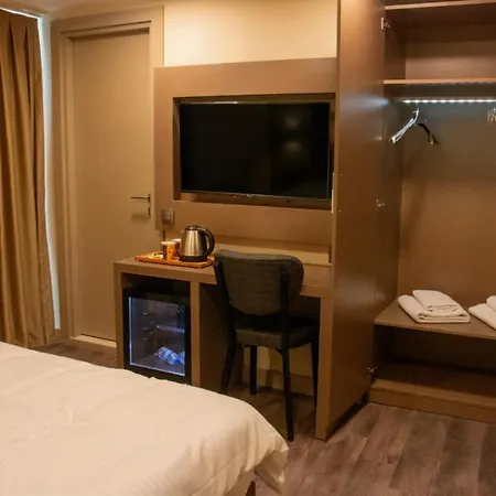 Max Otel *